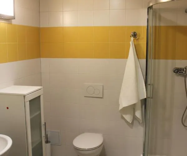 Nad Jeziorem Sukiel Z Wlasna Plaza Olštýn